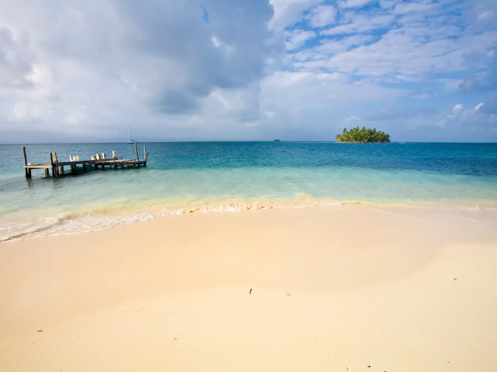 Beach on kuanidup grande