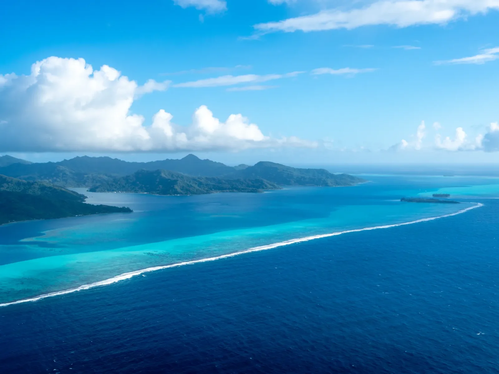 blue lagoon french polynesia2